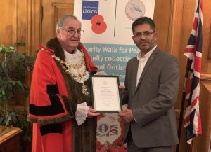 Shakeel receiving "Mayor's Roll of Honour 2021"